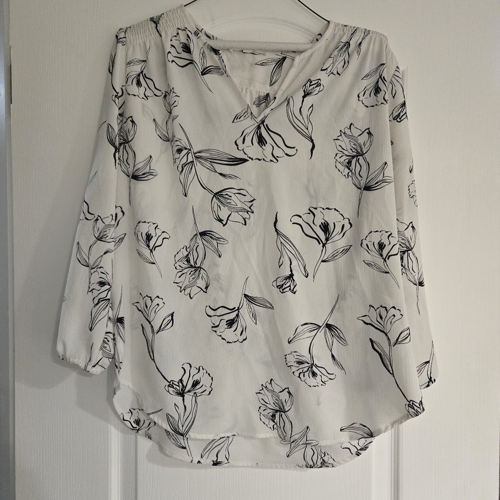 Fun 2 Fun White and Black Relaxed Buttoned Blouse